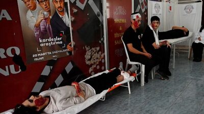 Kemer Belediyesi Kültür Salonu’nda düzenlenen programa, Kemer Kaymakamı Ahmet Solmaz,