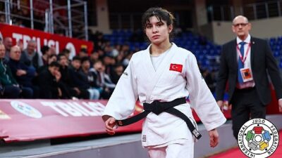Kocaeli Büyükşehir Belediye Kağıtspor’un milli gururu Tuğçe Beder, Judo dünyasının