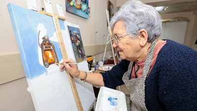 Konak Belediyesi, Yaşlılara Saygı Haftası kapsamında düzenlediği etkinlikle ileri yaştaki