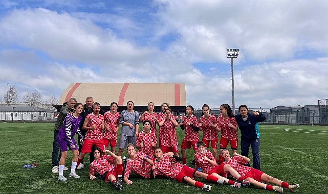 Konak Belediyespor U-17 Kızlar Takımı yeşil sahada bir kez daha