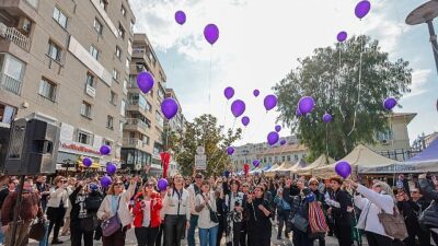 Konaklı kadınların el emeği ürünlerini sergileme imkanı bulduğu Dominik Caddesi’ndeki