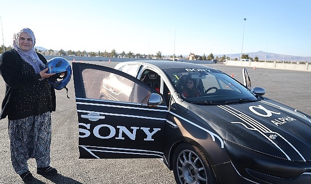 Nevşehir Belediyesi tarafından Dünya Kadınlar günü etkinlikleri kapsamında "Şalvarını kap