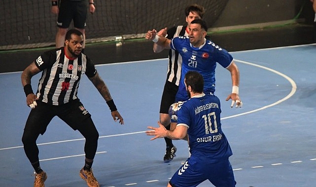 Ardventure Erkekler Hentbol Süper Ligi’nde mücadele eden Nilüfer Belediyespor, ligin