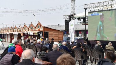 Ramazan ayı boyunca Osmangazi Meydanı’nı düzenlediği etkinliklerle eğlence merkezi haline