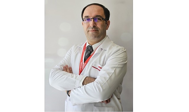 Çocukluk çağında görülen ve duruş bozukluklarına yol açan nörolojik bir