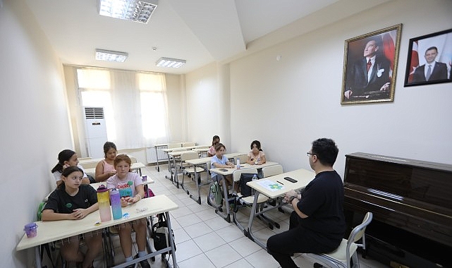 Bayraklı Belediyesi; kültür ve sanat eğitimlerini Bayraklı Sanat ve Müzik