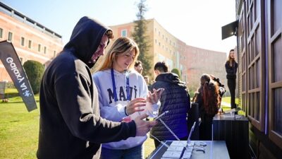 Samsung, gençlerin yeni nesil mobil teknolojileri ve gelişmiş Galaxy AI