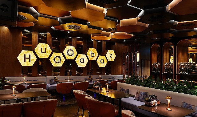 2016 yılında İstanbul’da hayata geçen HuQQabaz, şehir hayatının değişen ritmine