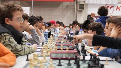 Kadıköy Belediyesi ile Türkiye Satranç Federasyonu iş birliğiyle 23 Nisan