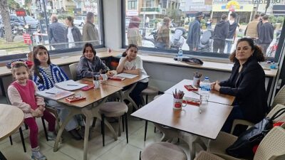 Ayvalık Belediyesi tarafından düzenlenen resim ve kara kalem atölyeleri, çocukların