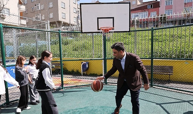 Bağcılar Belediyesi, ilçedeki ilkokulların bahçelerinden merkezi noktalara kadar 35 noktayı