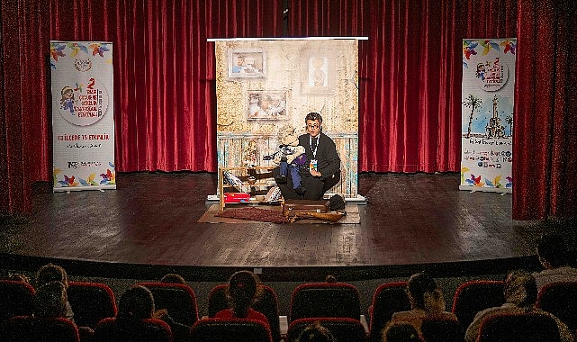 İzmir Çocuk ve Gençlik Tiyatroları Festivali kapsamında Bornova Belediyesi’nin ev
