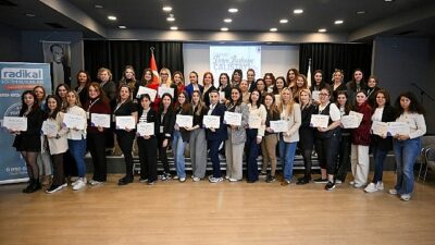 Bornova’da düzenlenen “Eğitimde Doğru Başlangıç Çalıştayı”nda, okul öncesinden ilkokula geçişin