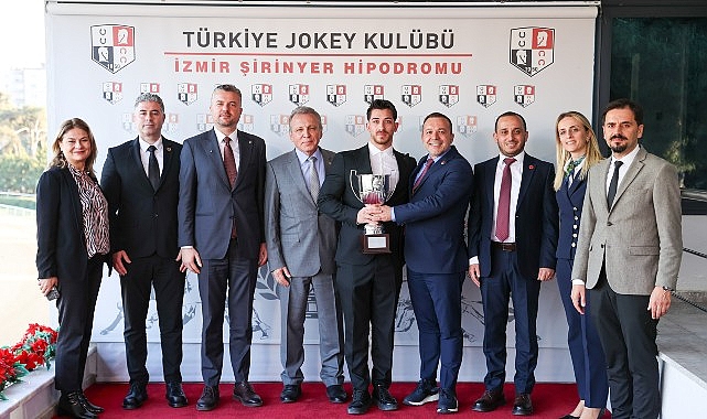 Şirinyer Hipodromu’nda düzenlenen Buca Belediye Başkanlığı Koşusu’nda zafer Önderbeyim’in oldu.