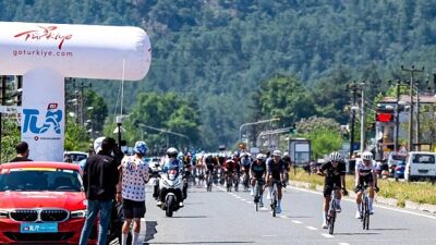 Dünyanın önemli pedallarıyla birlikte 61.