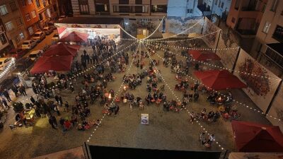 Bayrampaşa Belediyesi’nin gençlere yönelik hayata geçirdiği By Kafe’de açık hava