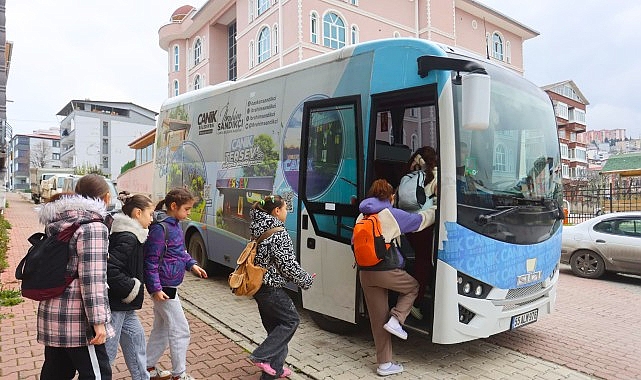 Canik Belediyesi, spora yönelik projeleriyle alkışları toplarken ücretsiz sporcu servisiyle