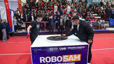 Canik Belediyesi'nin bu yıl ikincisini düzenleyeceği ROBOSAM Robot Yarışması'nda öğrenciler,