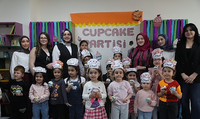 Anne-Çocuk etkinliği kapsamında Cupcake Süsleme Workshop etkinliği düzenlendi.