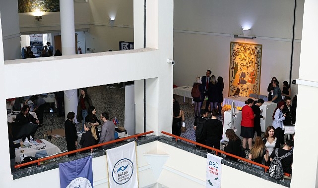 Dokuz Eylül Üniversitesi ev sahipliğinde, DEÜ Diş Hekimliği Fakültesi Kurucu