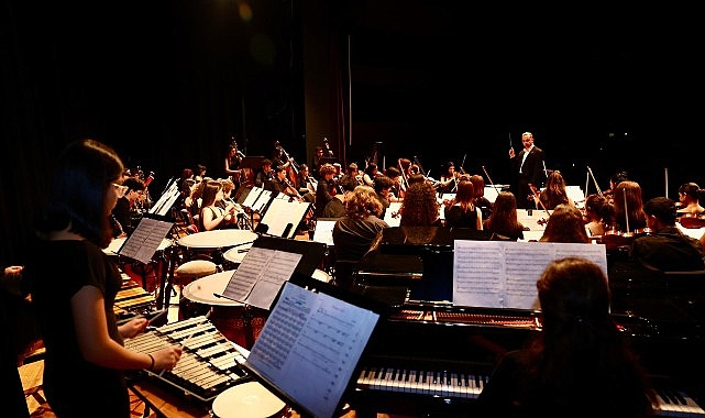 Dokuz Eylül Üniversitesi (DEÜ) Devlet Konservatuvarı tarafından, Hikmet Şimşek Sanat