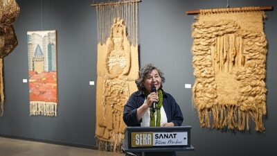 Kocaeli Büyükşehir Belediyesi, “Doku Renk ve İzler” sergisini Dünya Sanat