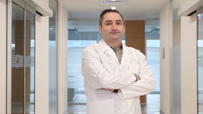 Üsküdar Üniversitesi Diş Hastanesi Çocuk Diş Hekimi Doç.