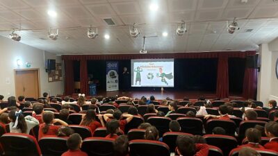 Gölcük Belediyesi’nin "Sıfır Atık" seferberliği kapsamında Turgut Özal İlkokulu’nda düzenlediği