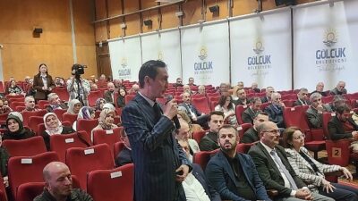 Gölcük Belediyesi tarafından “Türkiye Yüzyılı Vizyonu” kapsamında Kervansaray’da düzenlenen “Gölcük