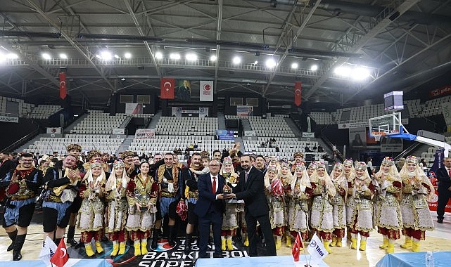 Manisa Kulüplerarası İl Birinciliği Halk Oyunları Yarışması; geleneksel ezgiler, renkli