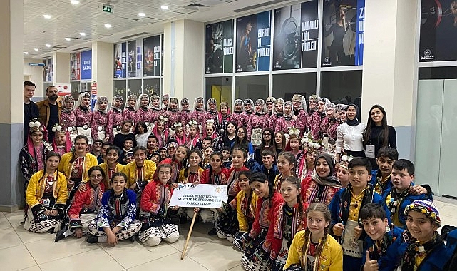 Gençlik ve Spor Bakanlığı Türkiye Halk Oyunları Federasyonu tarafından düzenlenen