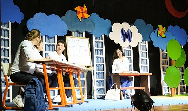 Halkbank Çocuk Tiyatrosu’nun büyük ilgi gören “Süper Kahramanlar: Dünyamızı Koruyoruz!”