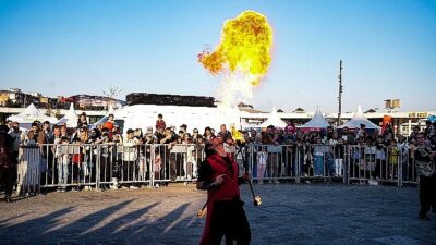 Kocaeli’deki çocukların buluşma adresi olan İzmit Milli İrade Meydanı muhteşem