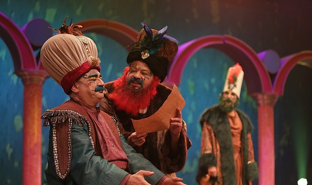 İstanbul Büyükşehir Belediyesi Şehir Tiyatroları, 2025-2026 tiyatro sezonunun yeni haftasında 14 oyunla