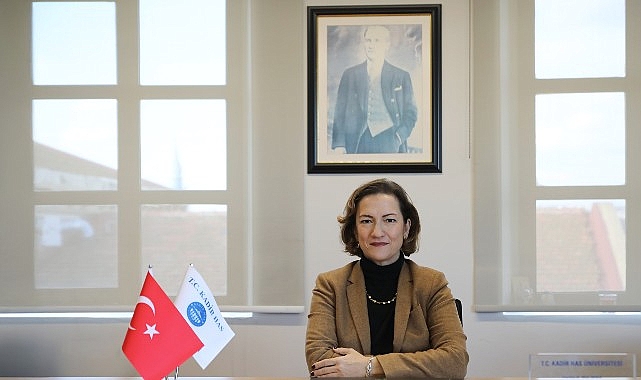 Kadir Has Üniversitesi İletişim Fakültesi, akademik kadrosu, müfredat yapısı ve