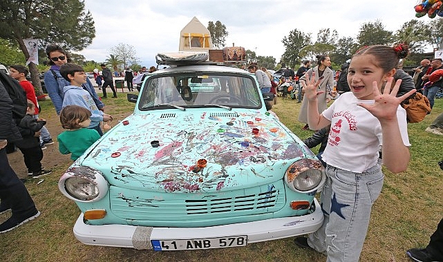 Karşıyakalı çocuklar, 23 Nisan Ulusal Egemenlik ve Çocuk Bayramı’nı muhteşem