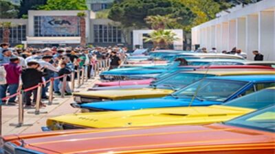 İzmir Büyükşehir Belediyesi ev sahipliğinde düzenlenen İZKİTAP - İzmir Kitap