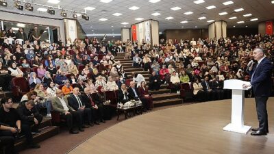 Kocaeli Büyükşehir Belediyesi KO-MEK’in yıl sonu ilçe sergilerinin dördüncüsü Darıca’da