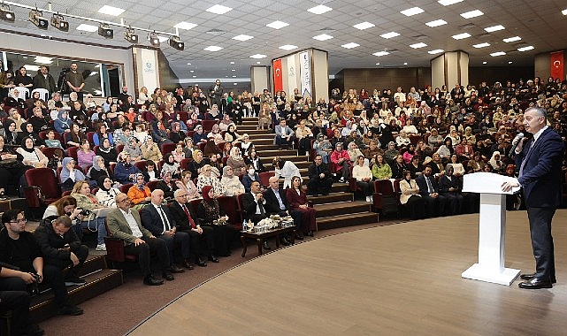 Kocaeli Büyükşehir Belediyesi KO-MEK’in yıl sonu ilçe sergilerinin dördüncüsü Darıca’da