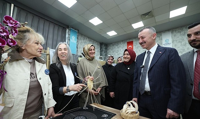 Kocaeli Büyükşehir Belediyesi’nin ‘Halk Üniversitesi’ KO-MEK, yıl sonu sergilerinin ilkini