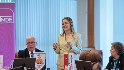 Konak Belediyesi’nin kadınlara yönelik düzenlediği, tabu yıkan mesleki kurslardan biri