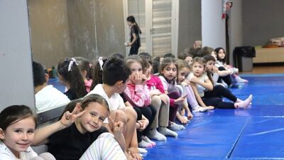 Maltepe’de Çocuklara Ücretsiz Jimnastik Kursu Maltepe Belediyesi, 6-9 yaş arası çocuklar için ücretsiz jimnastik kurslarıyla