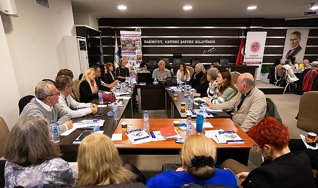 Narlıdere Belediyesi, Ege Geriatri Derneği iş birliğiyle düzenlenen İzmir 3.