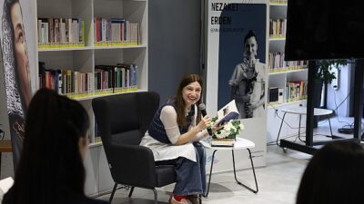 “2026 Yılın Yazarı Sennur Sezer” projesi kapsamında oyuncu Nezaket Erden,