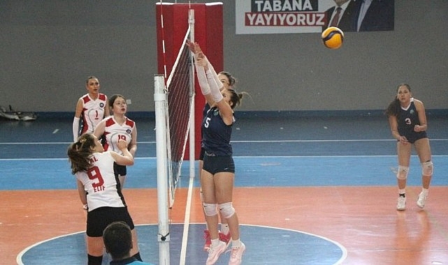 Tire Öğretmen Melahat Aksoy Sosyal Bilimler Lisesi Kız Voleybol Takımı