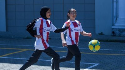 İnegölspor’un başlattığı “Bir Çocuğun Mutluluğu Dünyaya Bedel” kampanyası kapsamında Organize