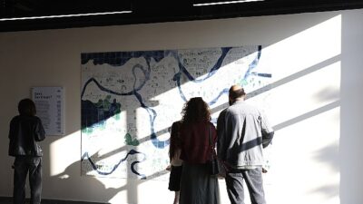 Nilüferli çocuklar, “Şehir Sen Kimsin?” atölyesinde yaptıkları seramik pano ile kentlerini anlattı.