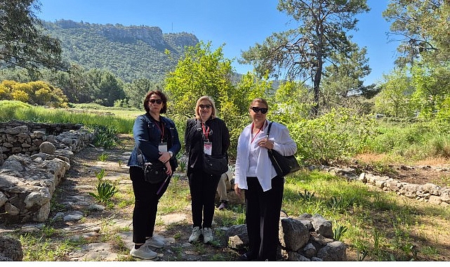 Türk Kadınlar Birliği’nin (TKB) kuruluş yıl dönümü dolayısıyla Kemer’de düzenlenen