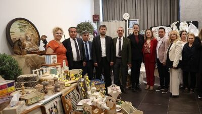      Antalya Büyükşehir Belediyesi Uncalı Atatürk Sanat