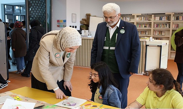 Kocaeli Büyükşehir Belediyesi’nin Kütüphane Haftası kapsamında Darıca’da düzenlediği “Yaşayan Kütüphaneler,